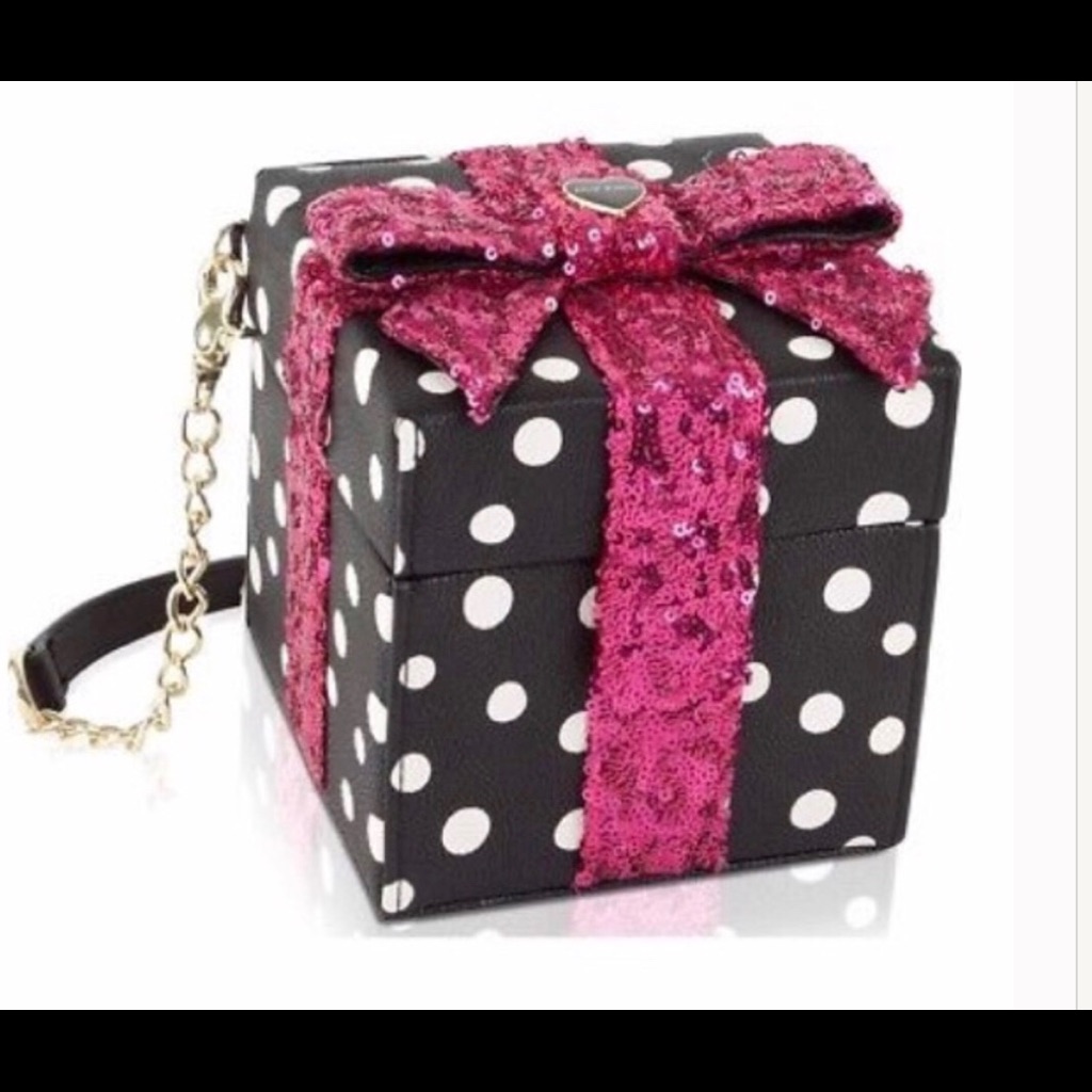 Betsey Johnson Kitsch Thats A Wrap Present Purse Rare